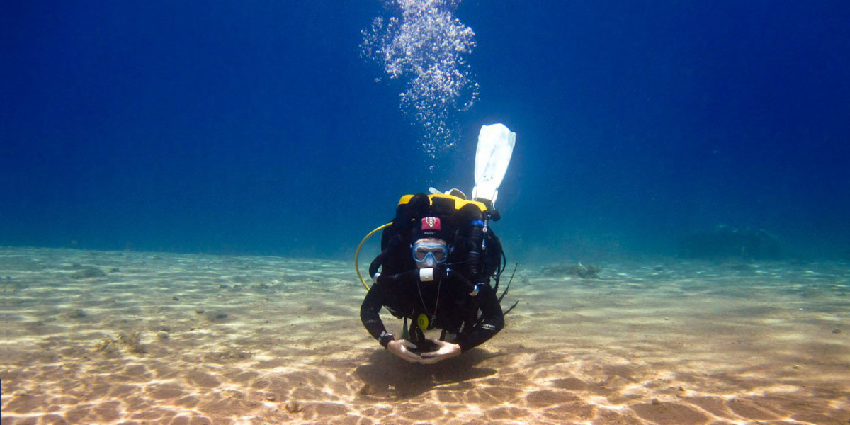 Jenny Lord diving with a rebreather.